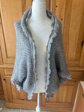 Anthropolgie Moth Gray Knit Open Cardigan with Ruffle Trim size small